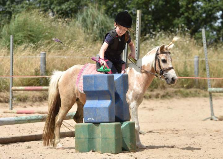 Cours d'équitation enfant Saint-Révérend